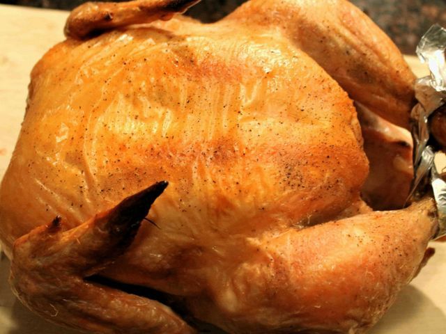Как запечь курицу в духовке целиком