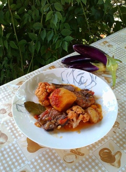 Кулинарная азбука.Мясо.Тушёные овощи с мясом.
