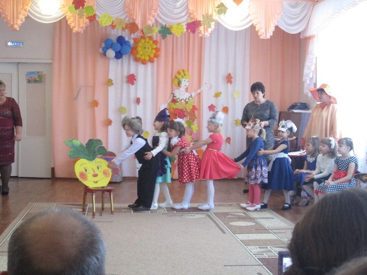 Утреник в саду и другие новости)