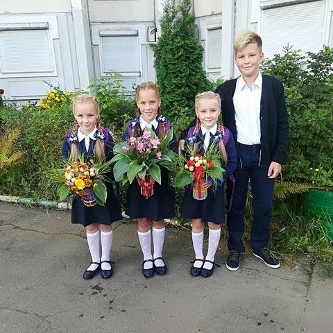 тройняшки первоклашки