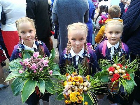 тройняшки первоклашки