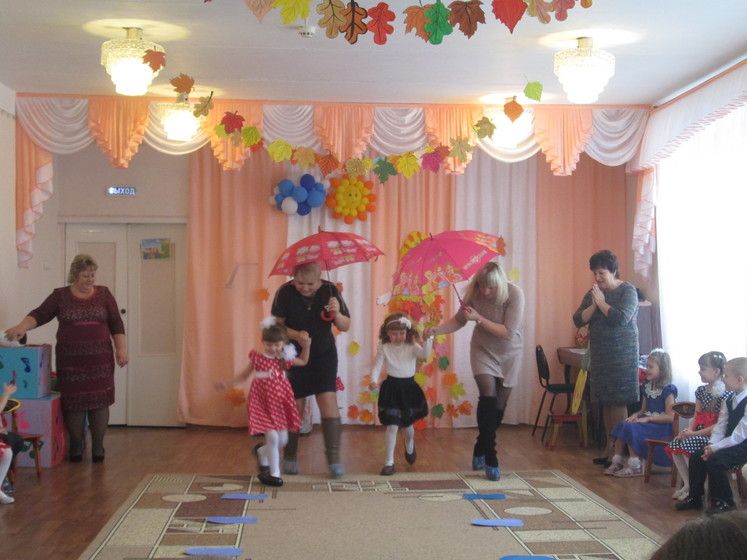 Утреник в саду и другие новости)