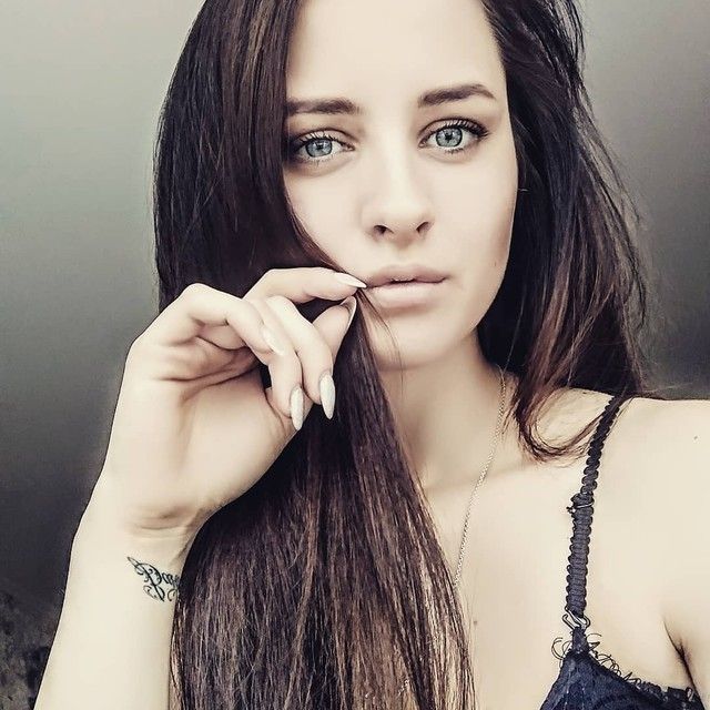 Поменяла фотку не теряйте) Поменяла фотку не теряйте)